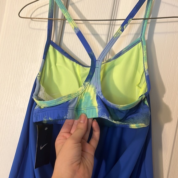 Nike tank top with built in bra size small NWT - Picture 5 of 7